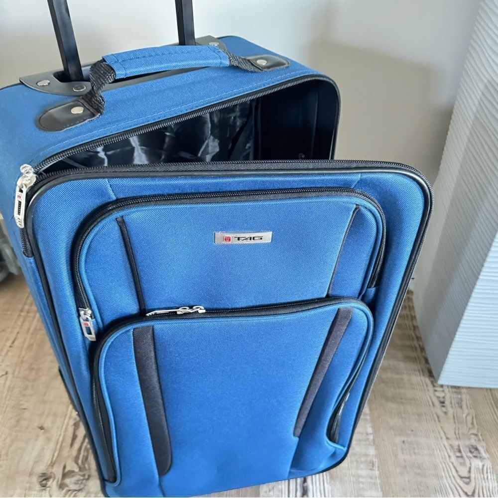 TAG Freehold Softside Spinner Luggage Softside luggage travel bag carry on - Picture 4 of 9